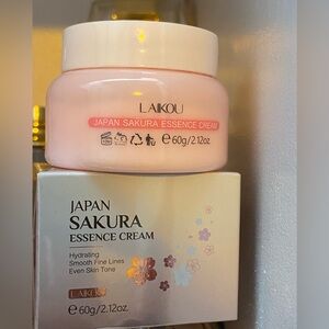 Wrinkle,dark spot corrector and hydrating moisturizer